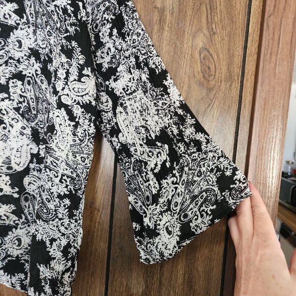 Serenade Women's Shirt w/flare Sleeves, Black and White, Sz LG - Picture 2 of 5